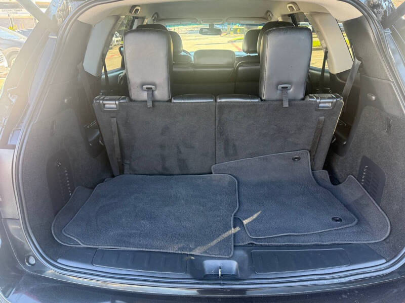2019 Nissan Pathfinder SL