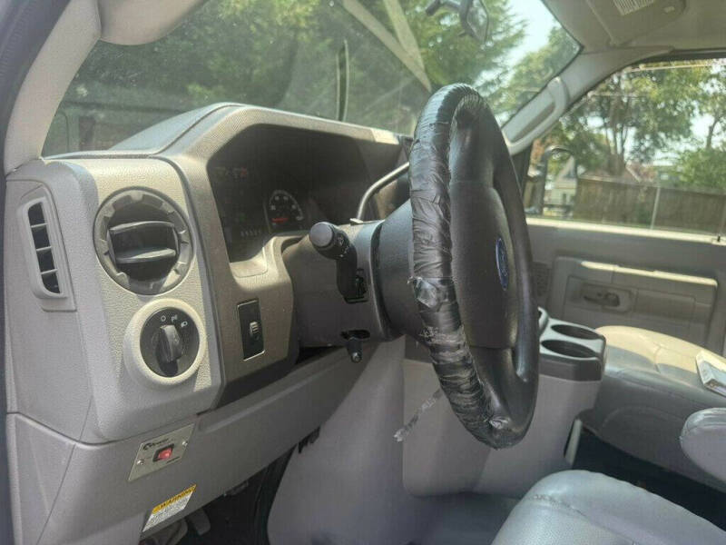 2011 Ford E-Series E-350 SD