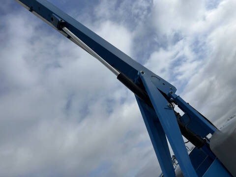 2015 Genie 80' Manlift