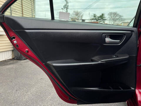 2017 Toyota Camry Hybrid LE