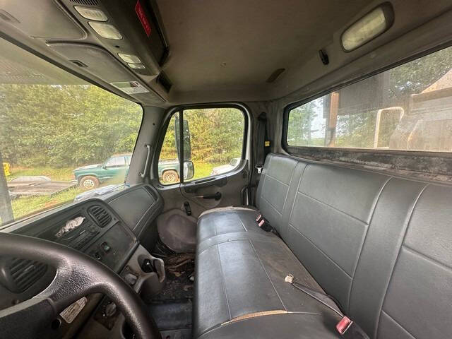 2012 Freightliner M2 106