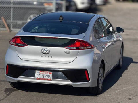 2018 Hyundai Ioniq Hybrid Blue