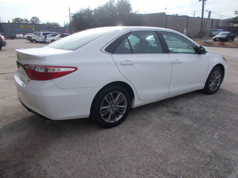 2017 Toyota Camry SE