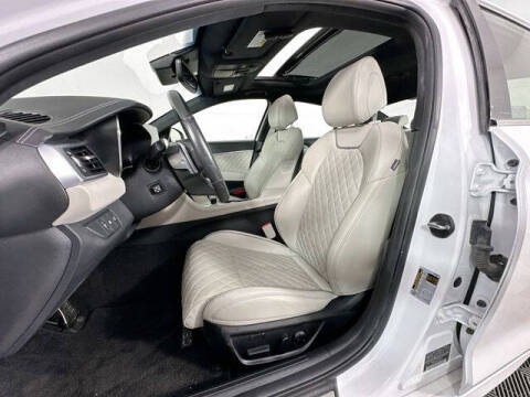 2023 Genesis G70