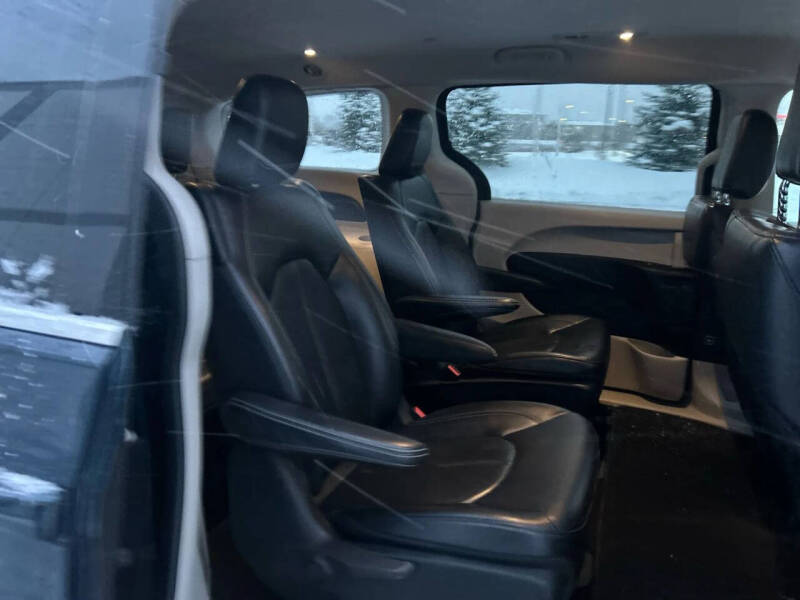 2022 Chrysler Pacifica Hybrid Touring L