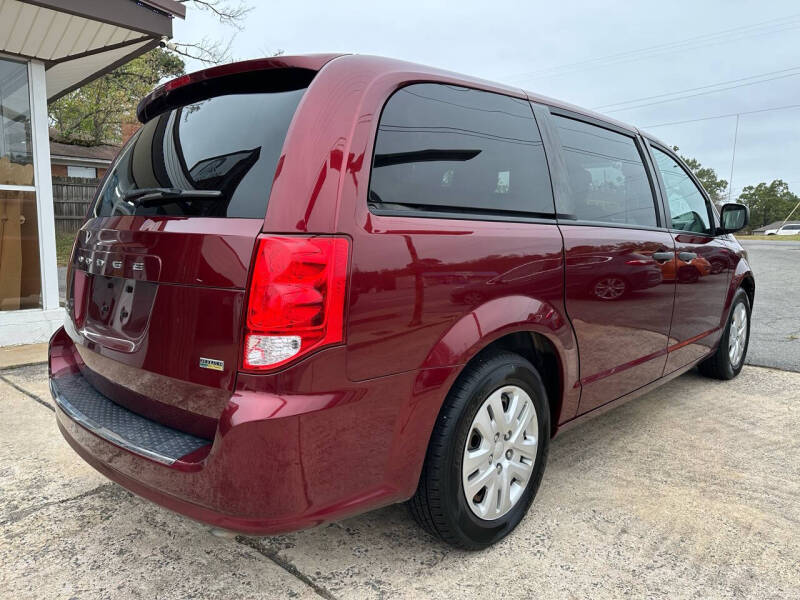 2019 Dodge Grand Caravan SE photo 3