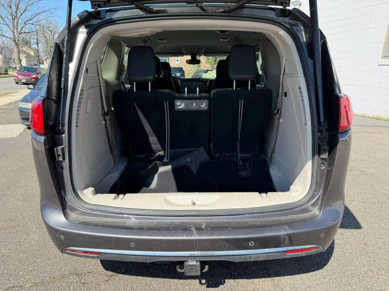 2017 Chrysler Pacifica Touring-L Plus