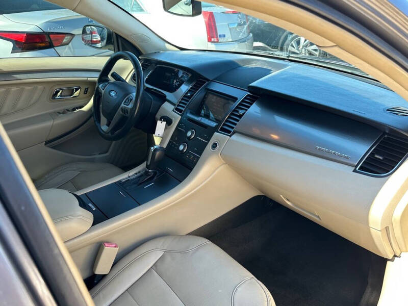 2014 Ford Taurus SEL