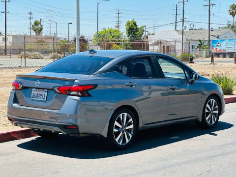 2020 Nissan Versa SR