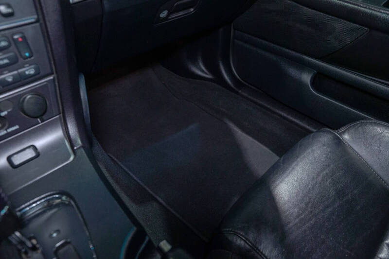 2004 Ford Thunderbird Deluxe