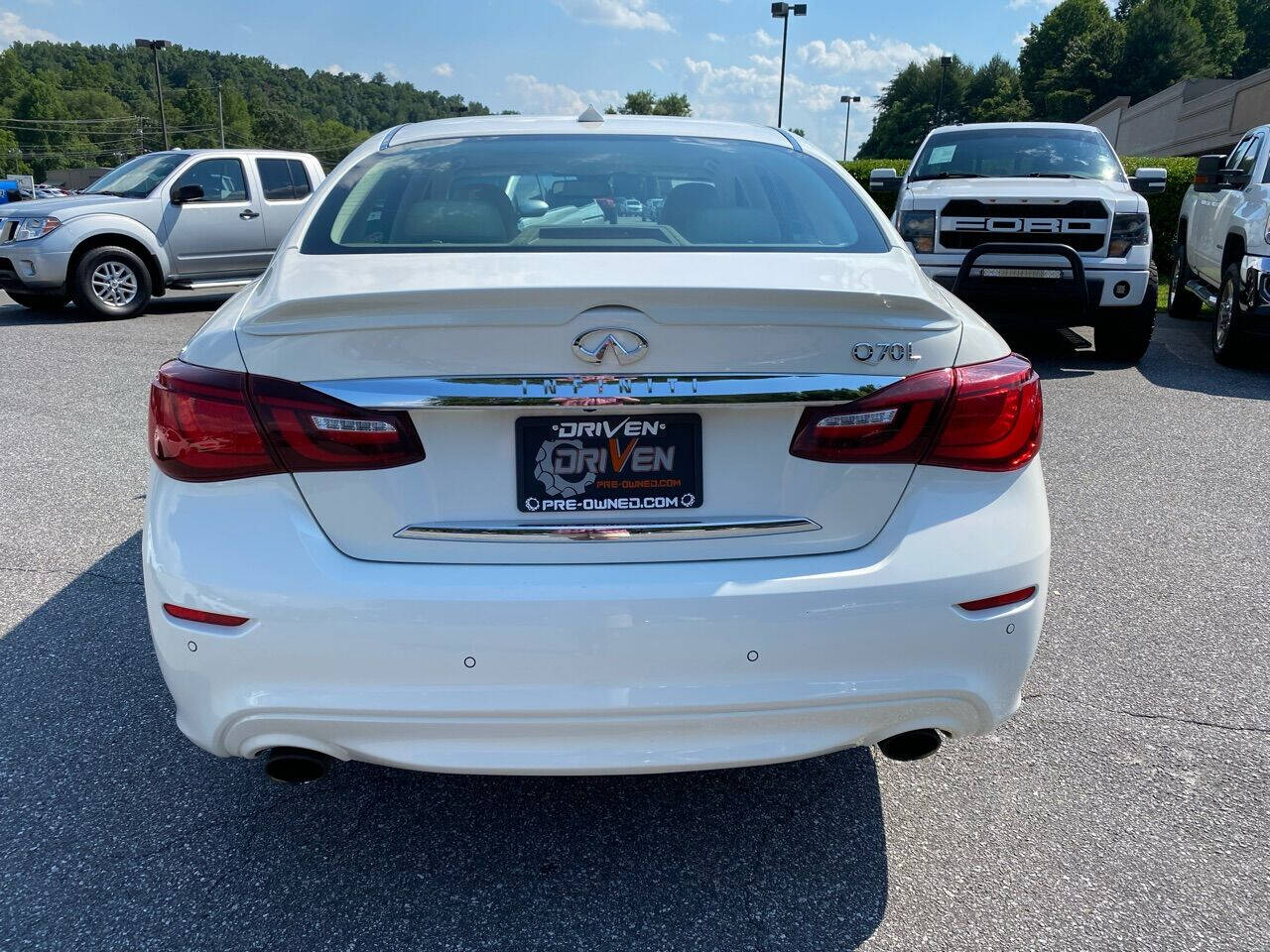 2015 INFINITI Q70L for sale at Driven Pre-Owned in Lenoir, NC