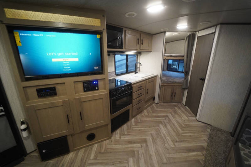 2021 Cruiser RV shadow  Cruiser