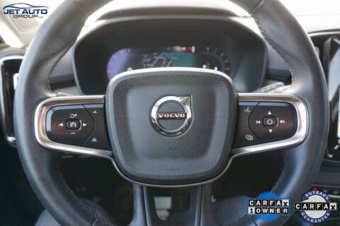 2023 Volvo XC40 B5 Ultimate Bright Theme