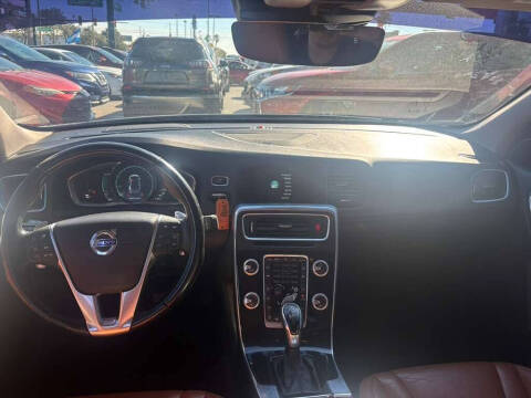 2015 Volvo S60 T6 Drive-E Platinum