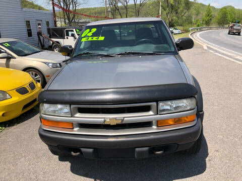 2002 Chevrolet S-10 LS