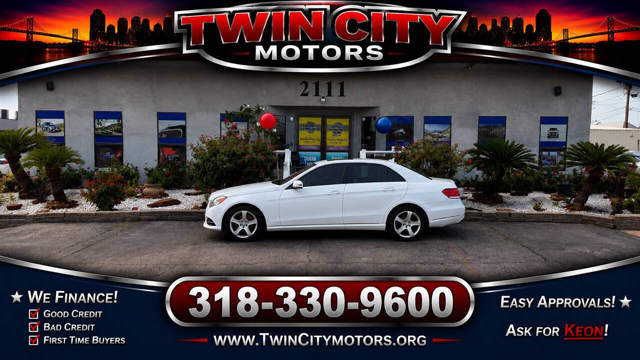 Off white 2016 Mercedes-Benz E-Class E 350 4MATIC AWD E 350 4MATIC 4dr Sedan 2