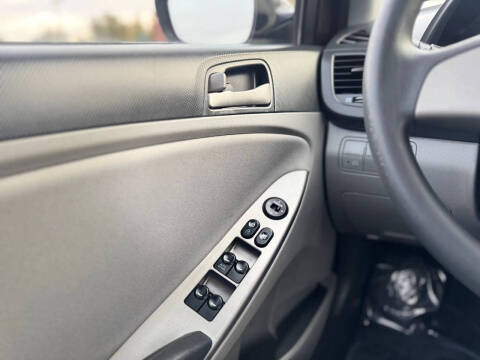 2016 Hyundai Accent SE