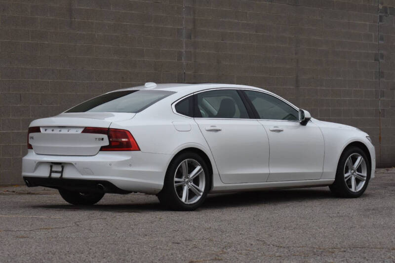 2018 Volvo S90 Momentum photo 12