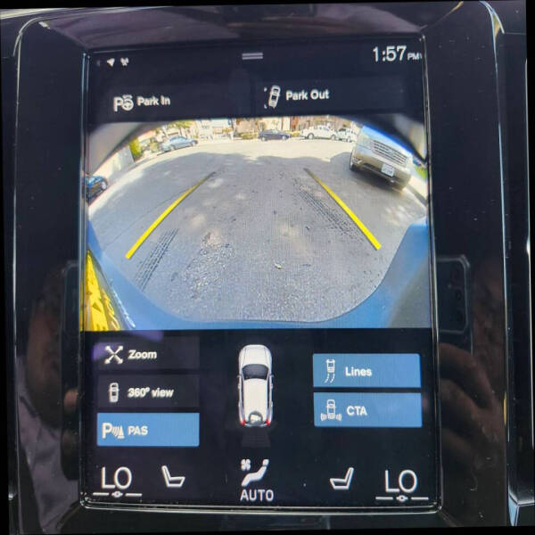 2022 Volvo XC40 T5 R-Design