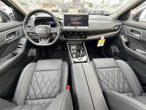 2025 Nissan Rogue Platinum