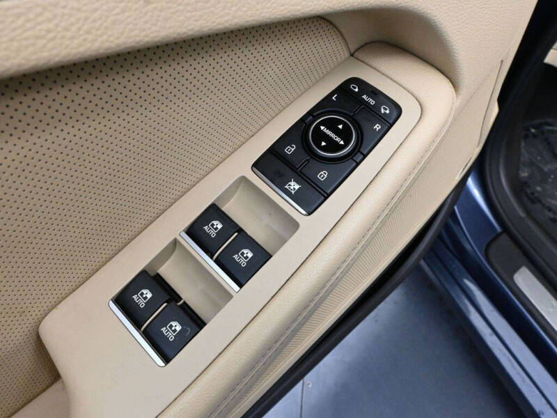 2015 Hyundai Genesis