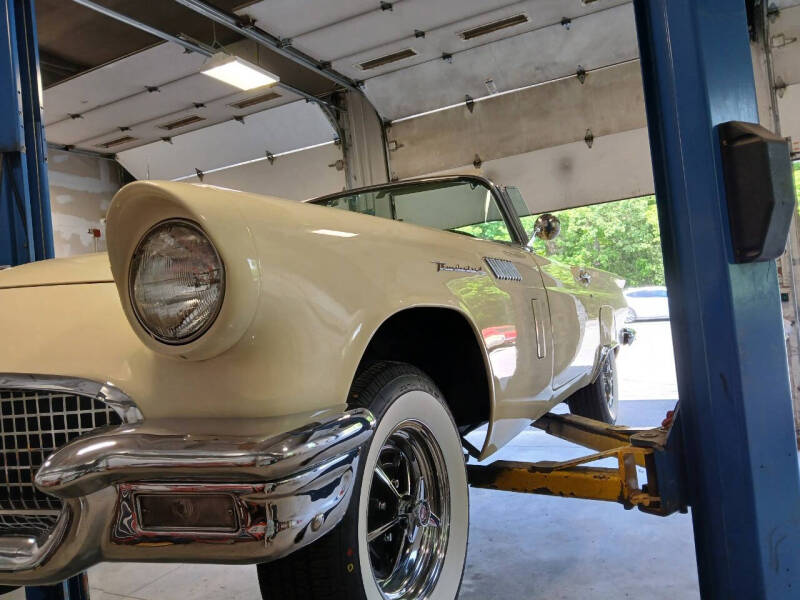 1957 Ford Thunderbird