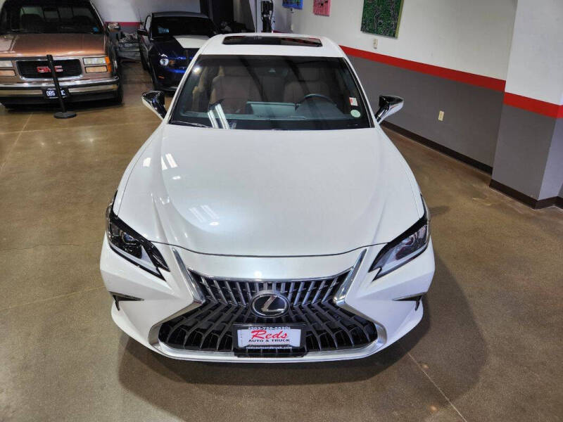 2023 Lexus ES 300h