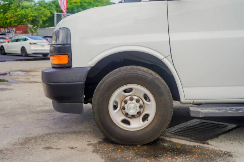 2021 Chevrolet Express 2500