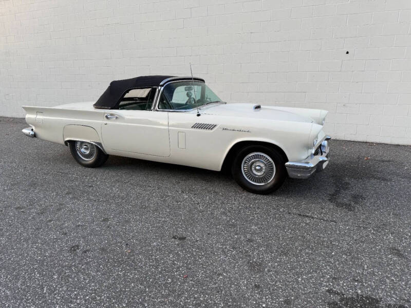 1957 Ford Thunderbird