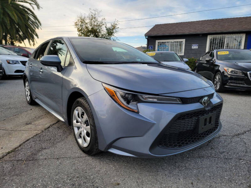 2021 Toyota Corolla LE photo 3