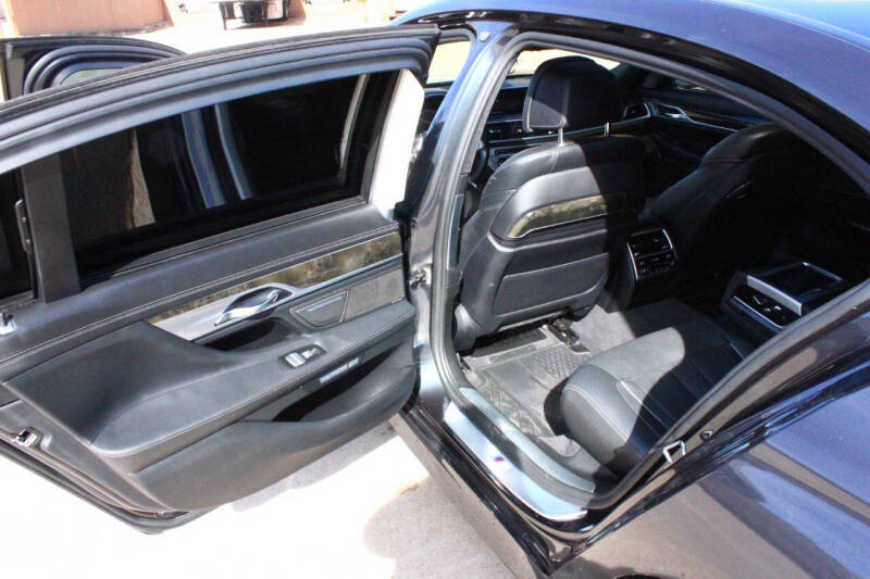 2017 BMW 7 Series 750i