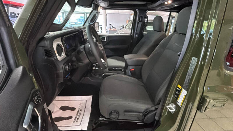 2024 Jeep Wrangler Sahara 4xe