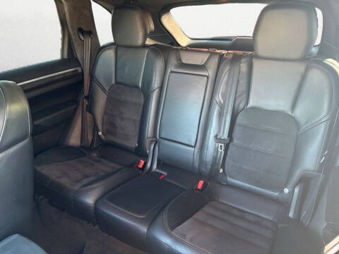 2013 Porsche Cayenne GTS