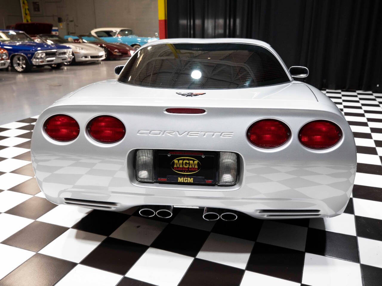 2004 Chevrolet Corvette 19