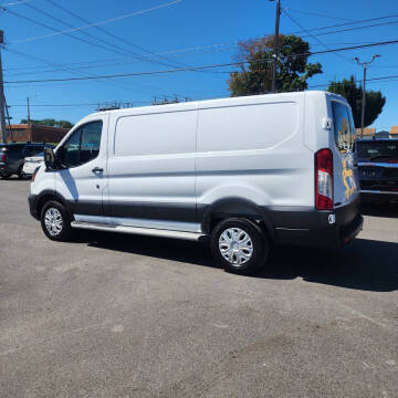 2025 Ford Transit 250