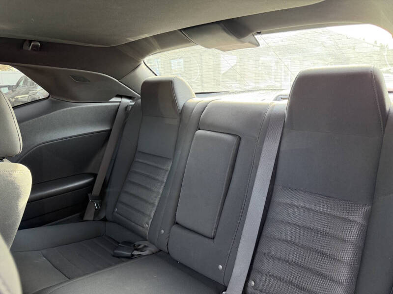 2009 Dodge Challenger SE