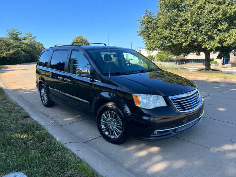 2013 Chrysler Town and Country for sale at Q and A Motors in Saint Louis MO