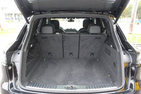 2022 Porsche Cayenne Platinum Edition