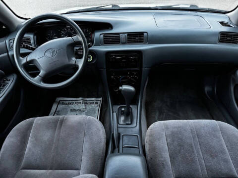 1999 Toyota Camry LE V6