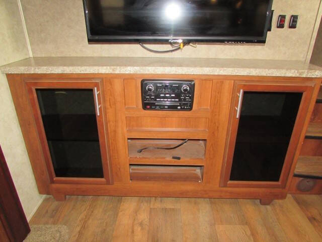 2016 Forest River F282RKX