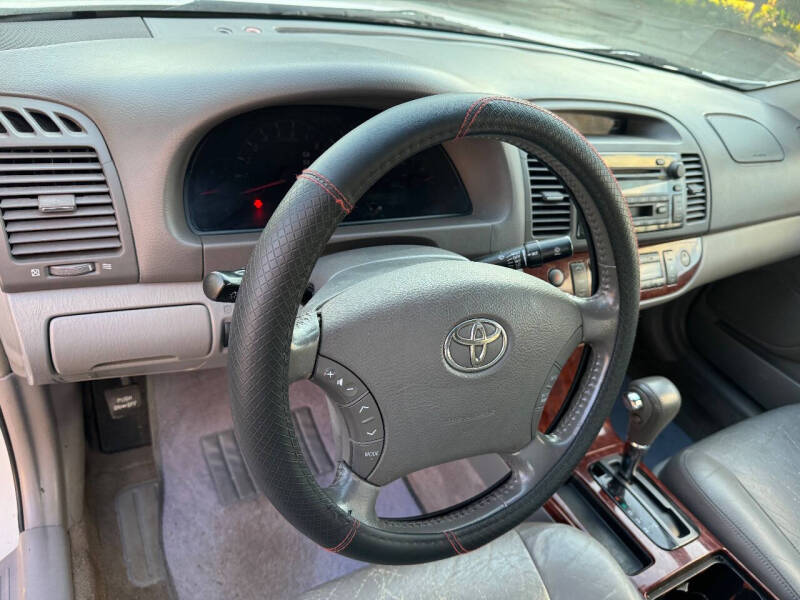 2006 Toyota Camry XLE photo 25