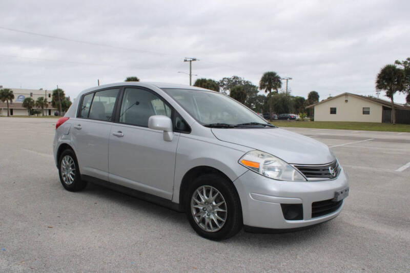 2011 Nissan Versa 1.8 S