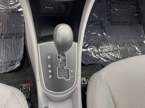 2013 Hyundai Accent GS