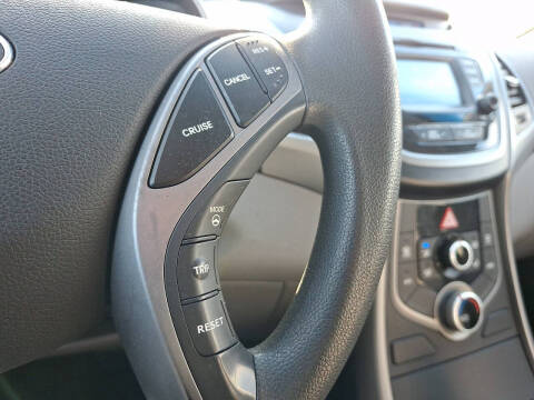 2015 Hyundai Elantra SE