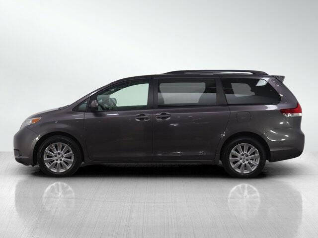 2014 Toyota Sienna XLE 7-Passenger