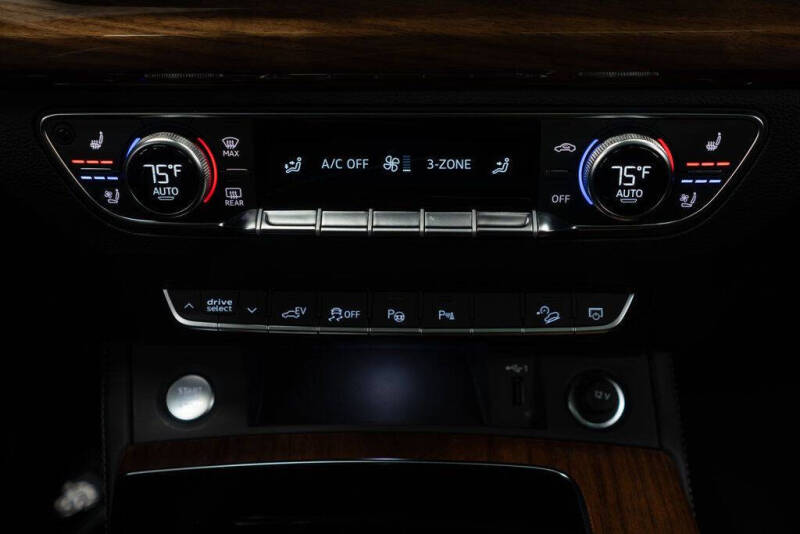 2024 Audi Q5 e quattro S line Prestg 55 TFSI