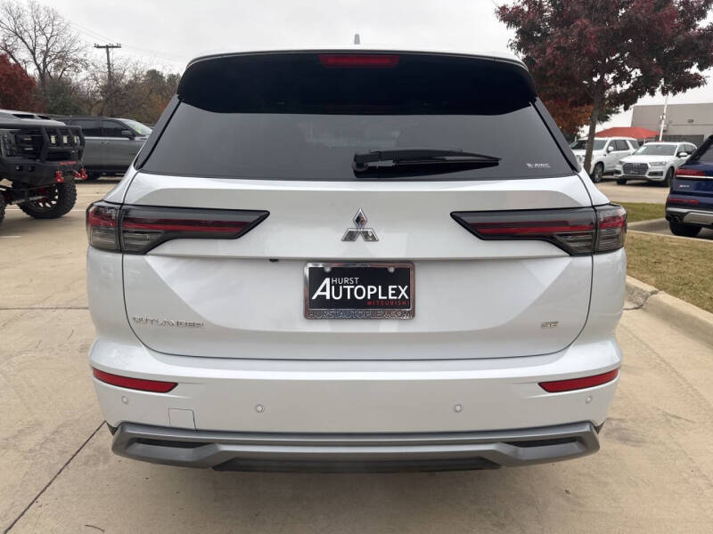 2026 Mitsubishi Outlander SE