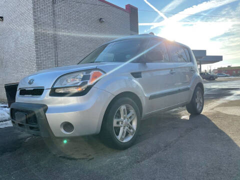 2011 Kia Soul for sale at JE Auto Sales LLC in Indianapolis IN