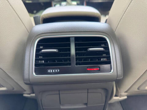 2012 Audi Q5 3.2 quattro Premium Plus