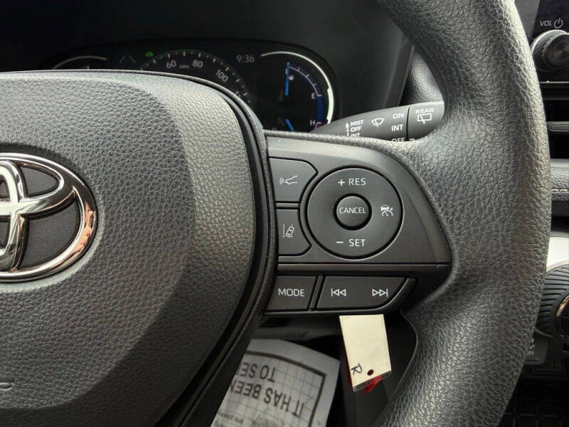 2025 Toyota RAV4 Hybrid LE